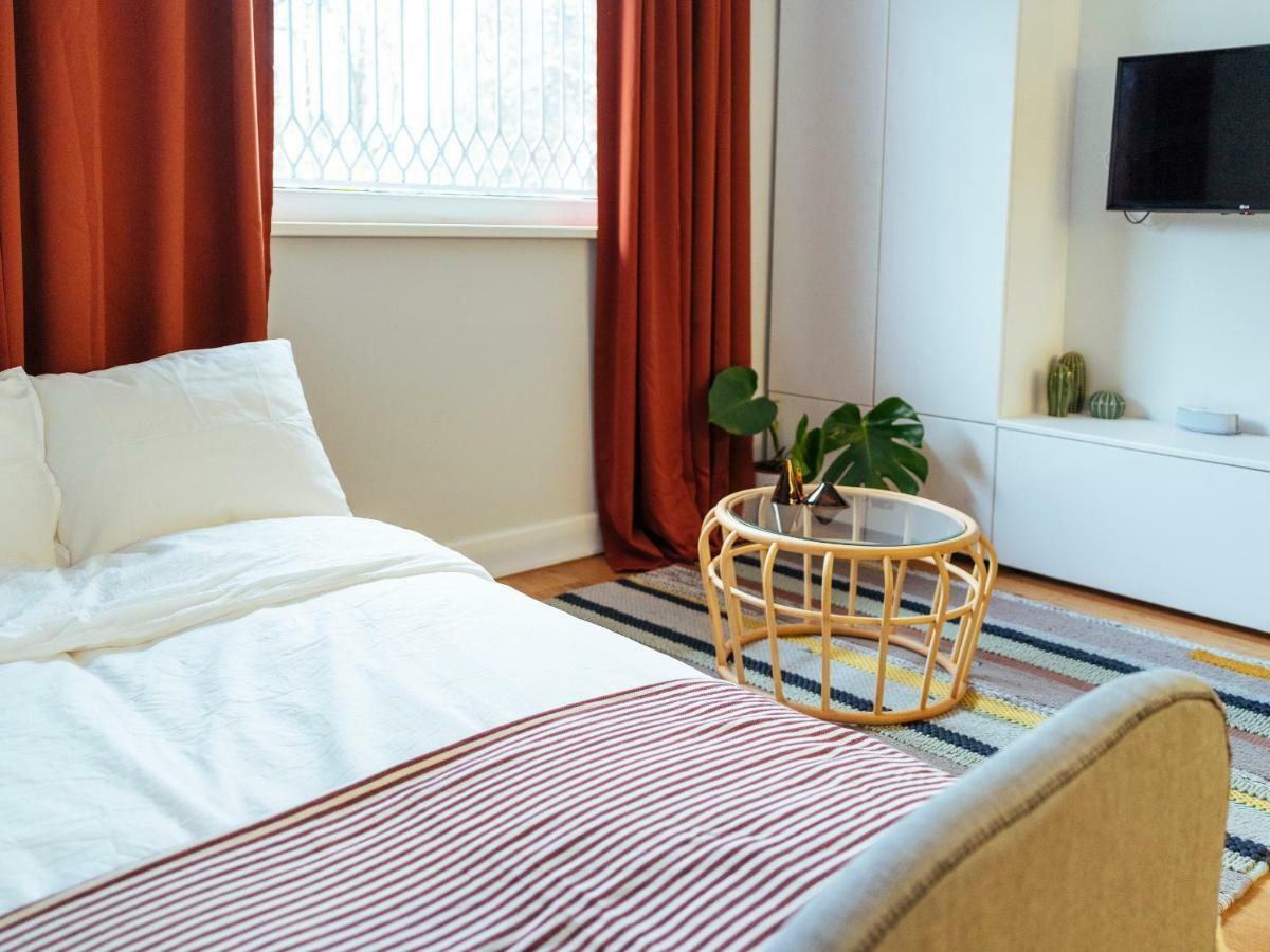 Boutique Luxury Flats - La Maison Du Petit Paris Букурещ Екстериор снимка
