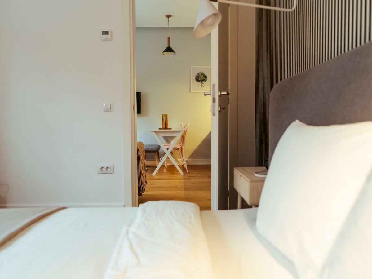 Boutique Luxury Flats - La Maison Du Petit Paris Букурещ Екстериор снимка
