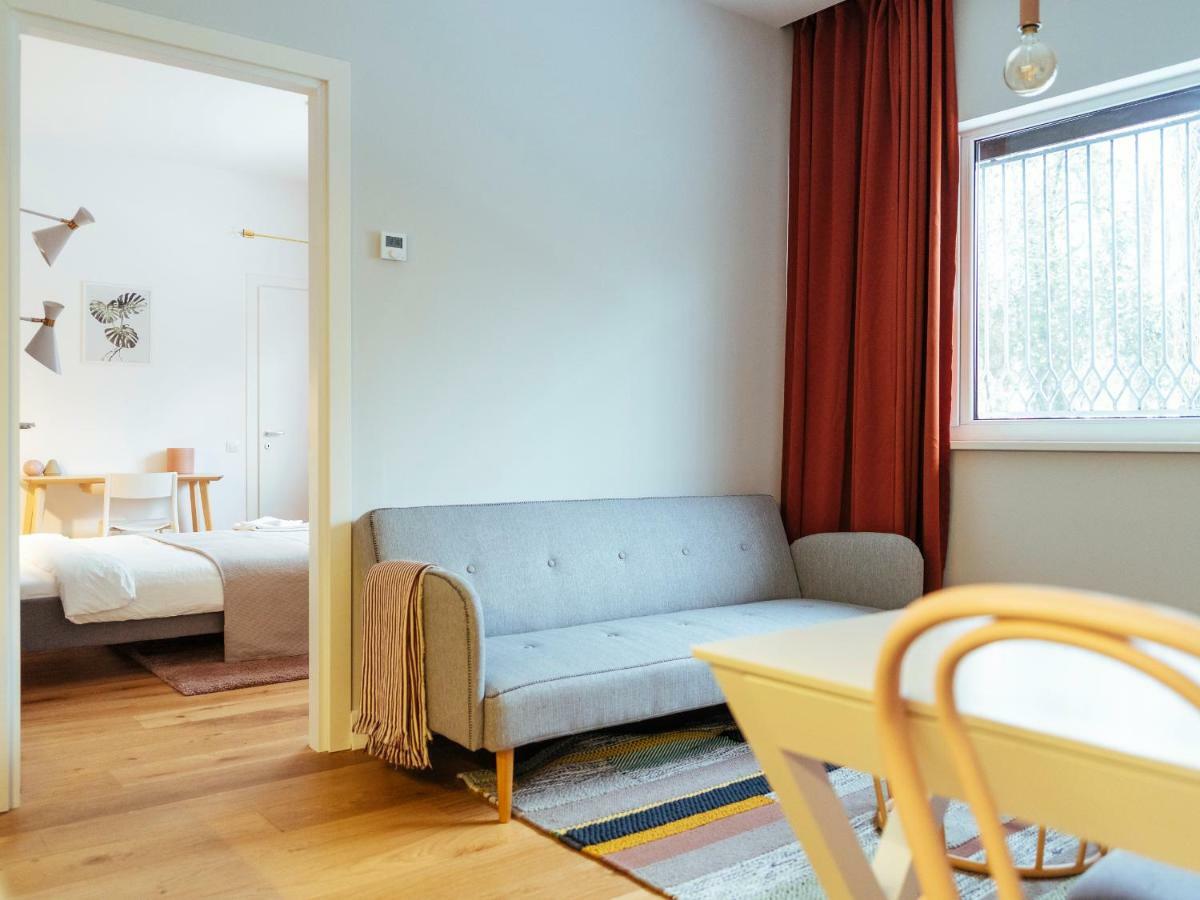 Boutique Luxury Flats - La Maison Du Petit Paris Букурещ Екстериор снимка