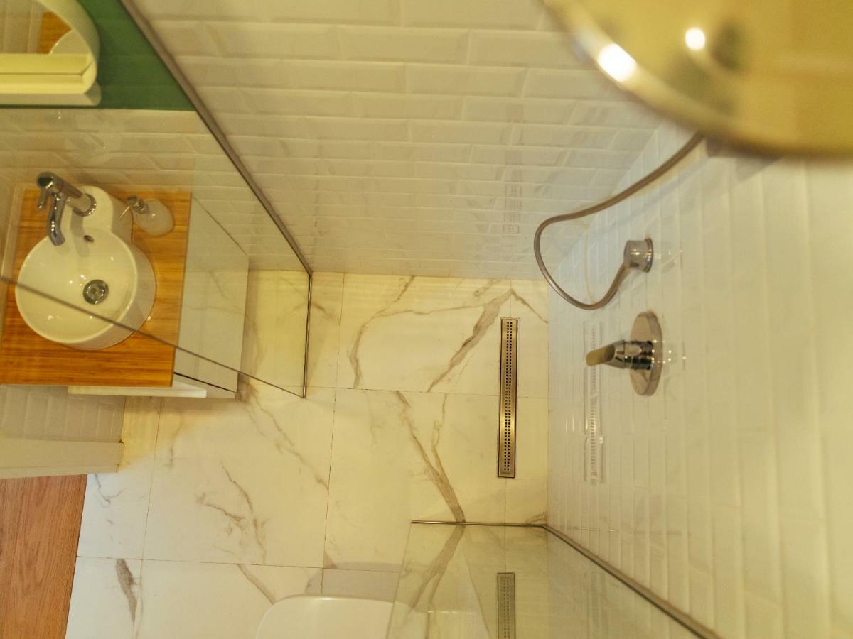Boutique Luxury Flats - La Maison Du Petit Paris Букурещ Екстериор снимка