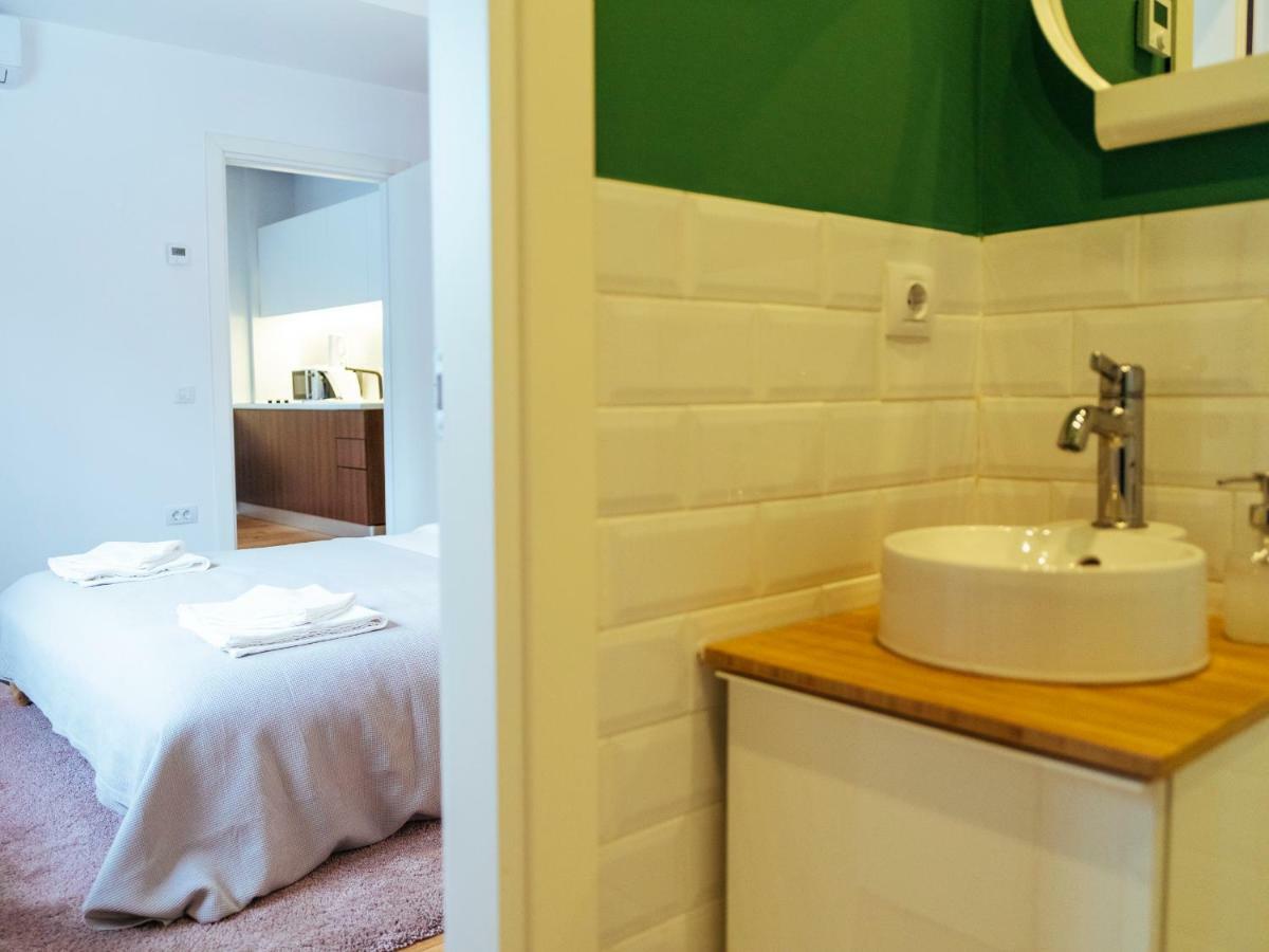 Boutique Luxury Flats - La Maison Du Petit Paris Букурещ Екстериор снимка