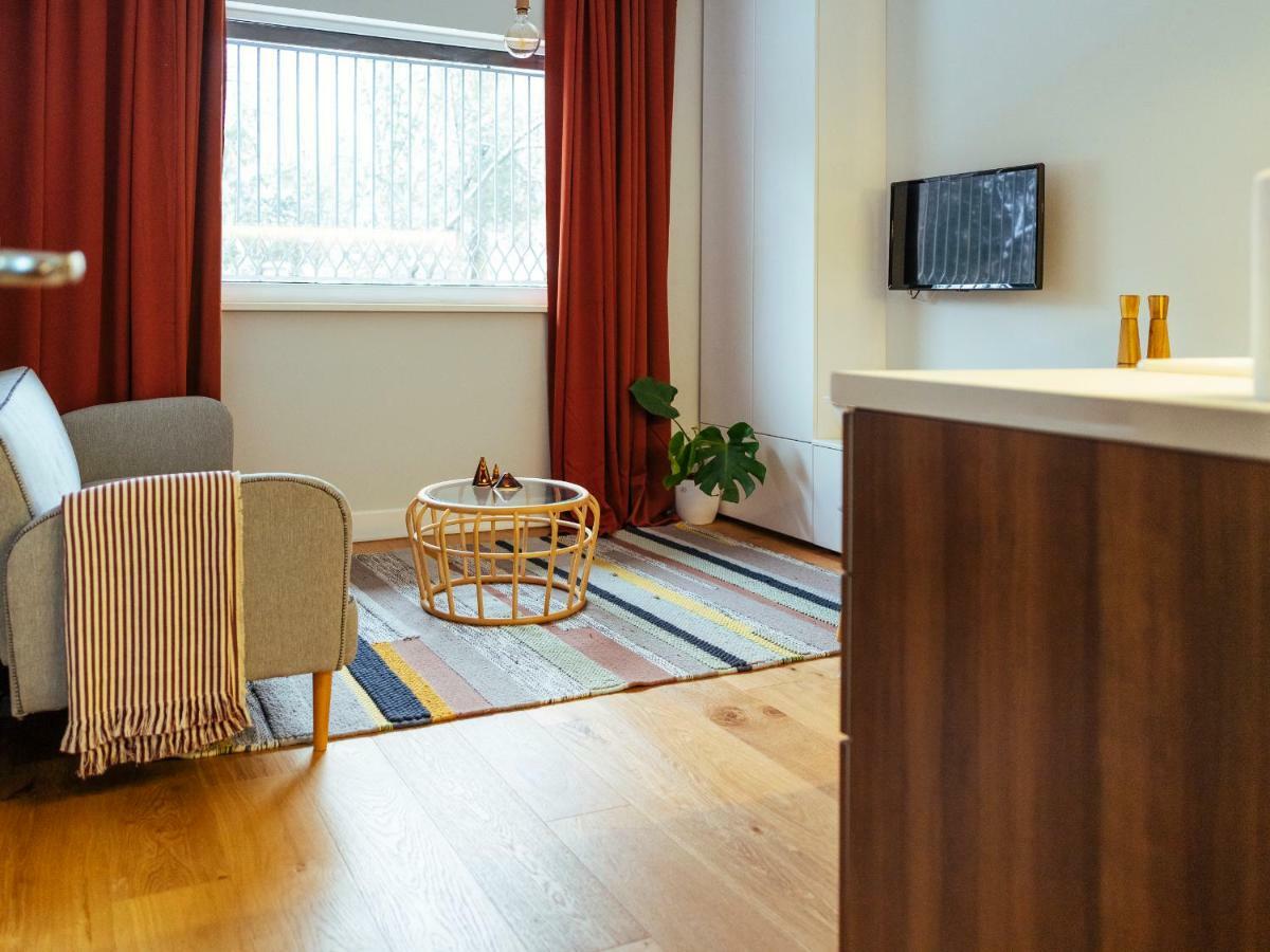 Boutique Luxury Flats - La Maison Du Petit Paris Букурещ Екстериор снимка